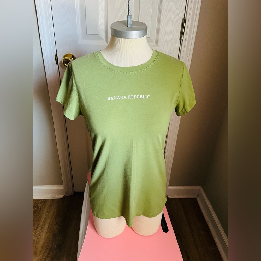 Banana Republic Light Green Short Sleeve Tee